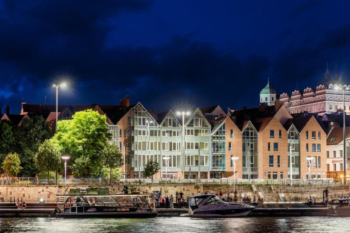 Space Apartments Old Town Щецин Экстерьер фото